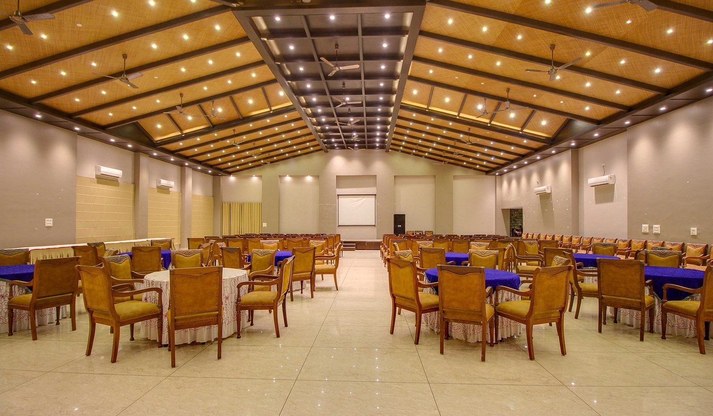 Maulik Mansion Resort